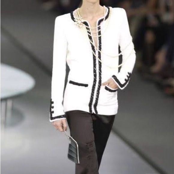 Chanel Cream Tweed Euro Button Jacket size 40 - Picture 4 of 12